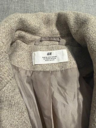Abrigo de niña beige marca h & m