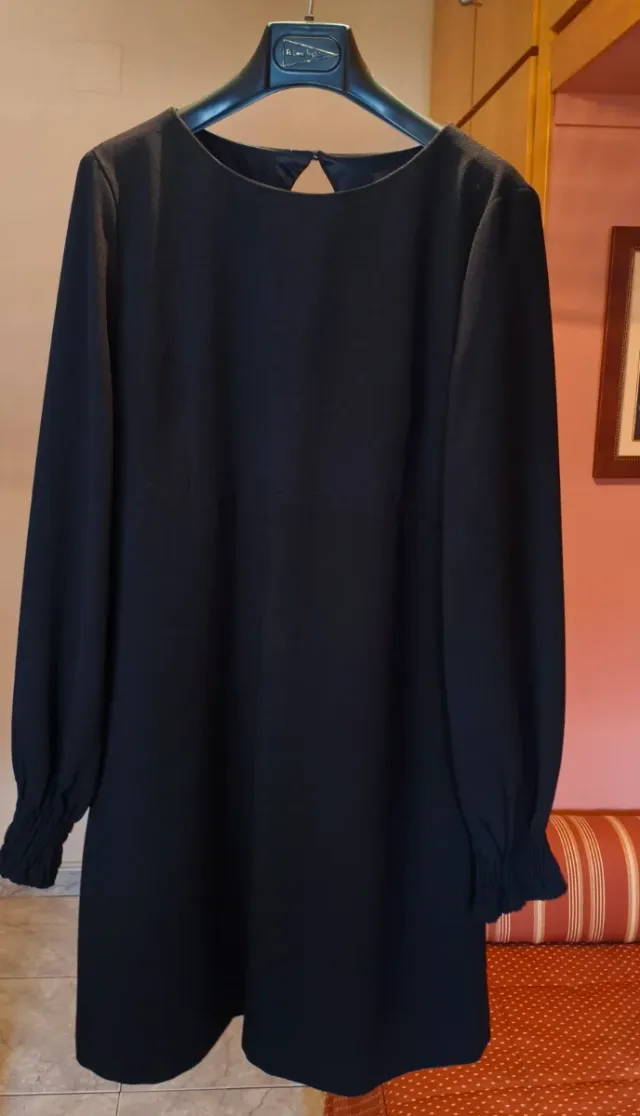 Vestido negro manga larga