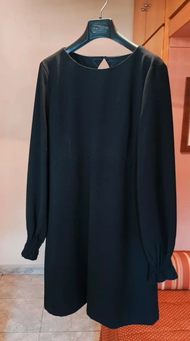 Vestido negro manga larga