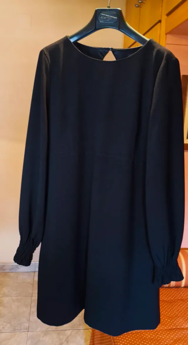 Vestido negro manga larga