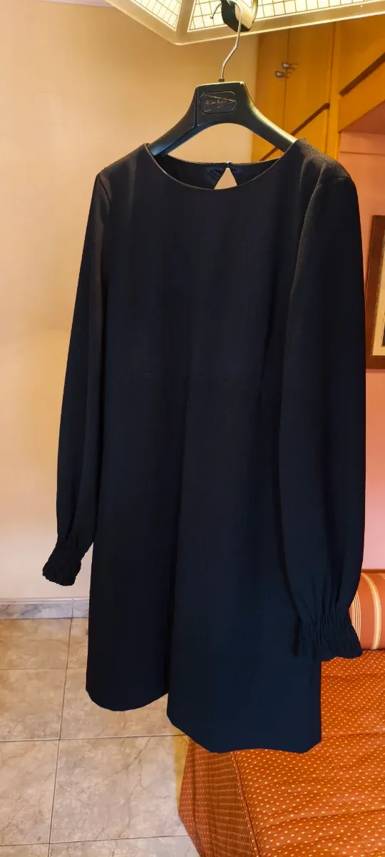 Vestido negro manga larga