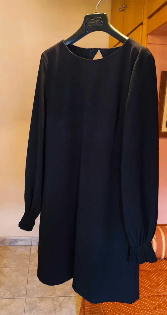 Vestido negro manga larga