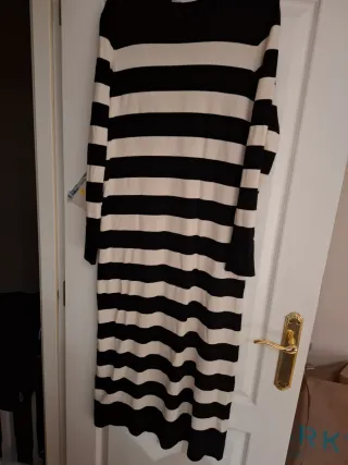 Vestido de punto Zara rayas blanco y negro