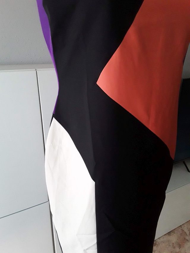 Vestido elegante y diferente. Trucco. Talla 42