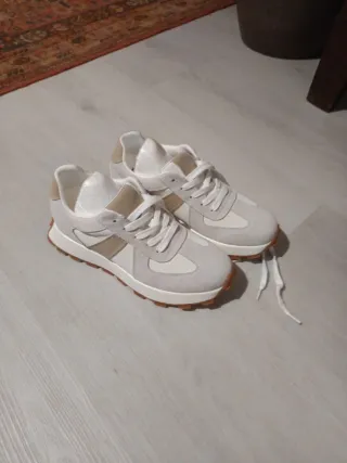 Zapatillas deportivas con alzas