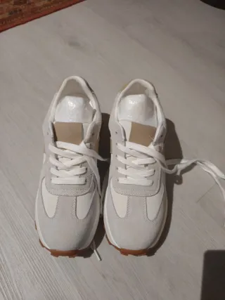 Zapatillas deportivas con alzas