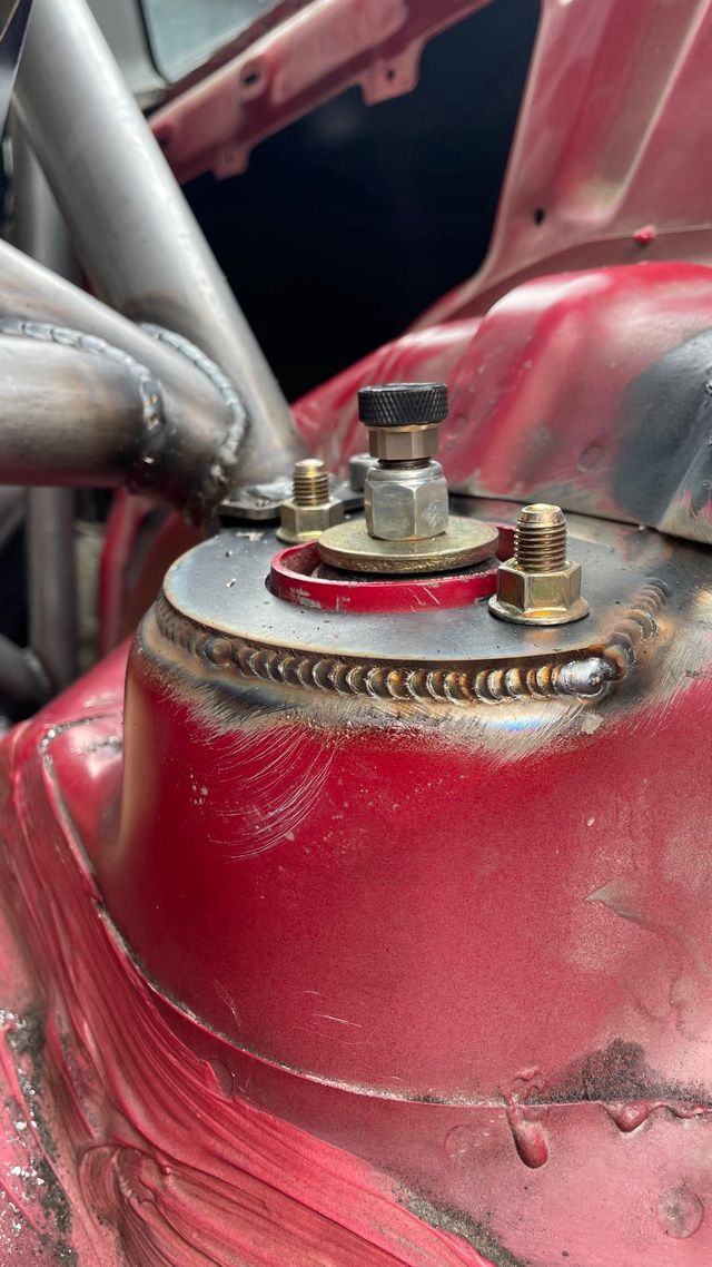 Soldadura jaulas antivuelco y refuerzos de chasis