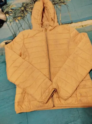 Piumino imbottito con cappuccio