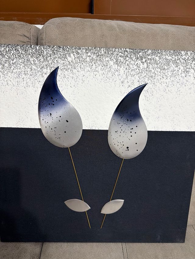 Dos cuadros decorativos 56x56