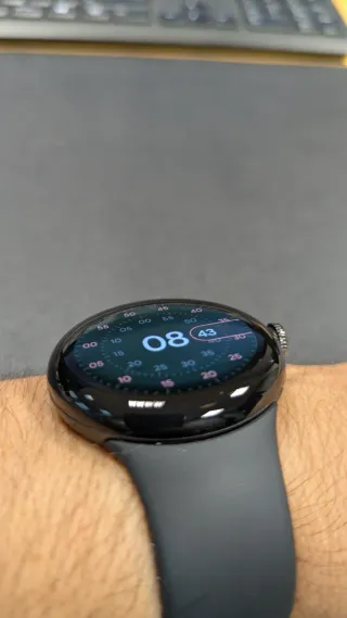 Google Pixel Watch com Caseology
