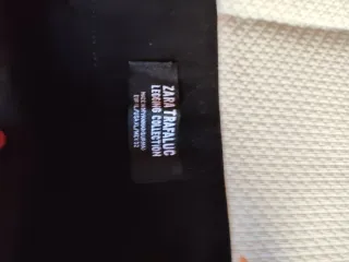 Pantalón Zara antelina negro