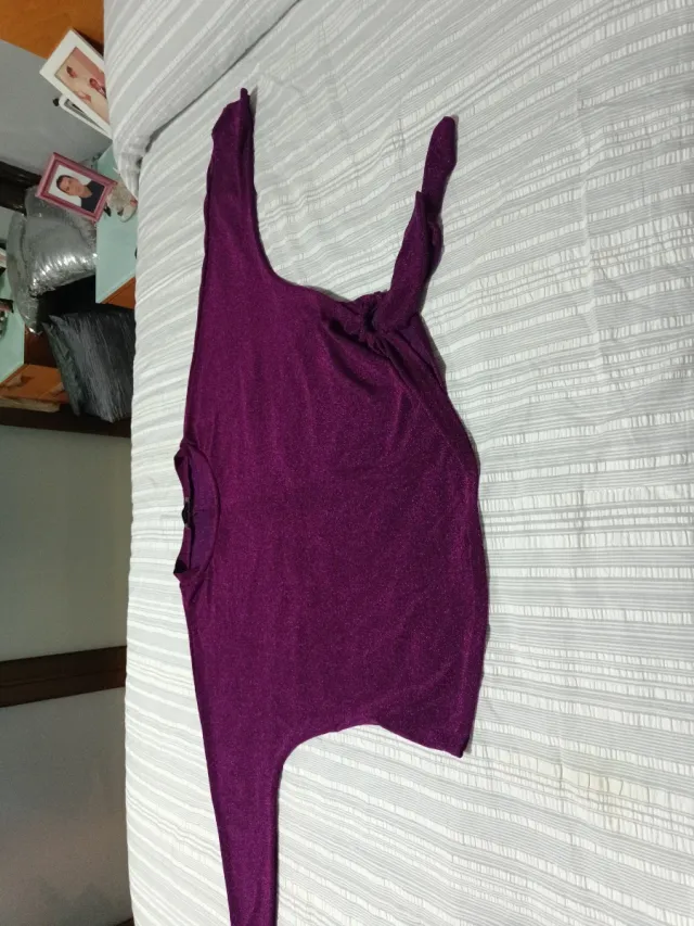 Camiseta morada talla única