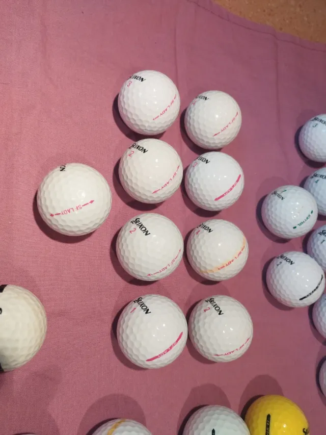 Lote 67 Pelotas de Golf marca Srixon