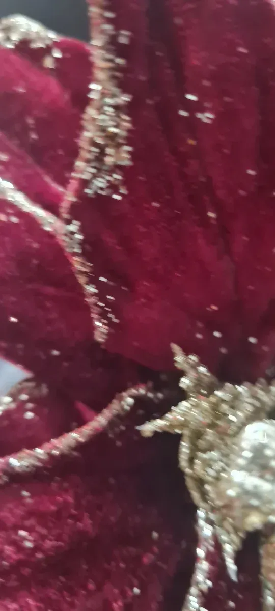 Flores Navideñas Rojas y Doradas