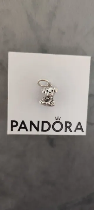 Charm Perrito Pandora Plata.
