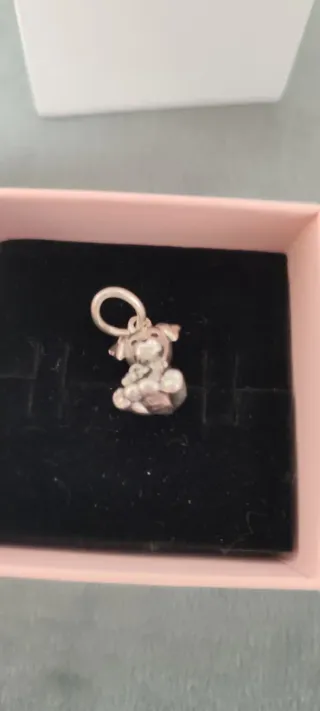 Charm Perrito Pandora Plata.