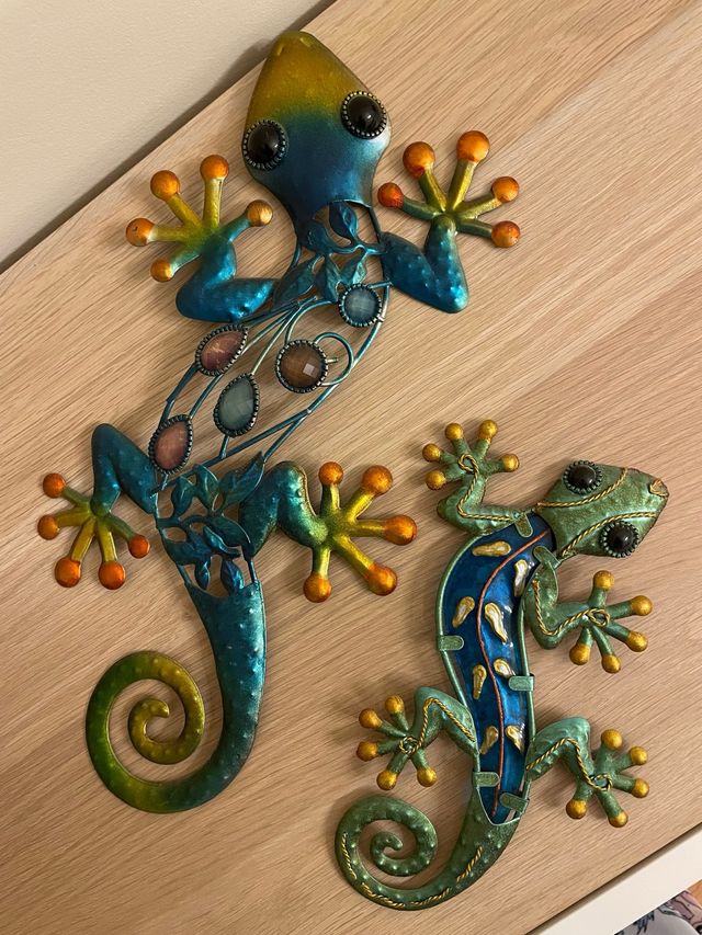 Decoración lagartijas metal azul y verde
