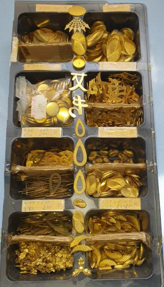 Lote de fornituras para bisutería