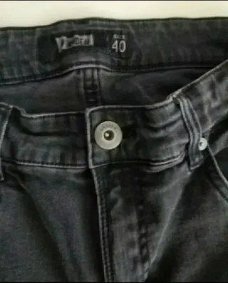 Pantalones Vaqueros Negros Desgastados