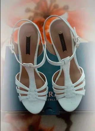 Sandalias blancas de tacón