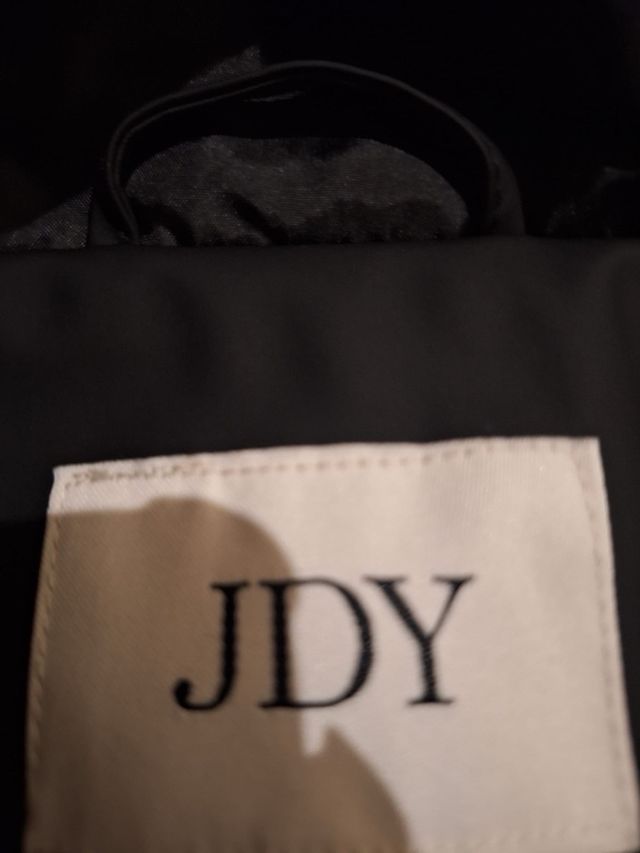 Cazadora JDY mujer negra sin estrenar