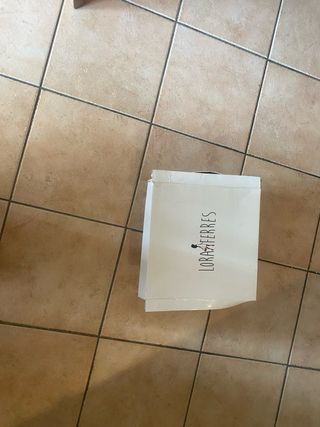 Stivali marroni con frange e borchie