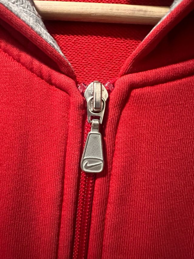 Felpa Nike rossa con cappuccio