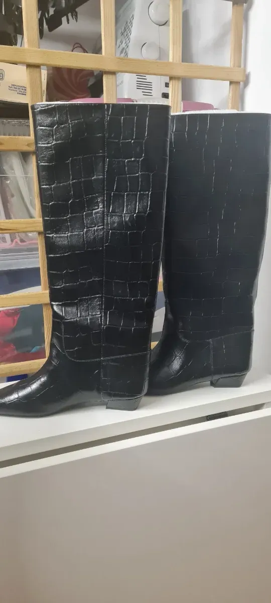 Botas altas negras tacón bajo