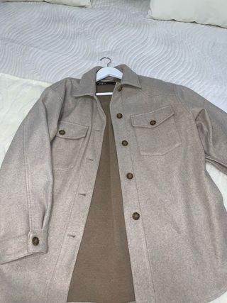 Sobrecamisa Beige Zara