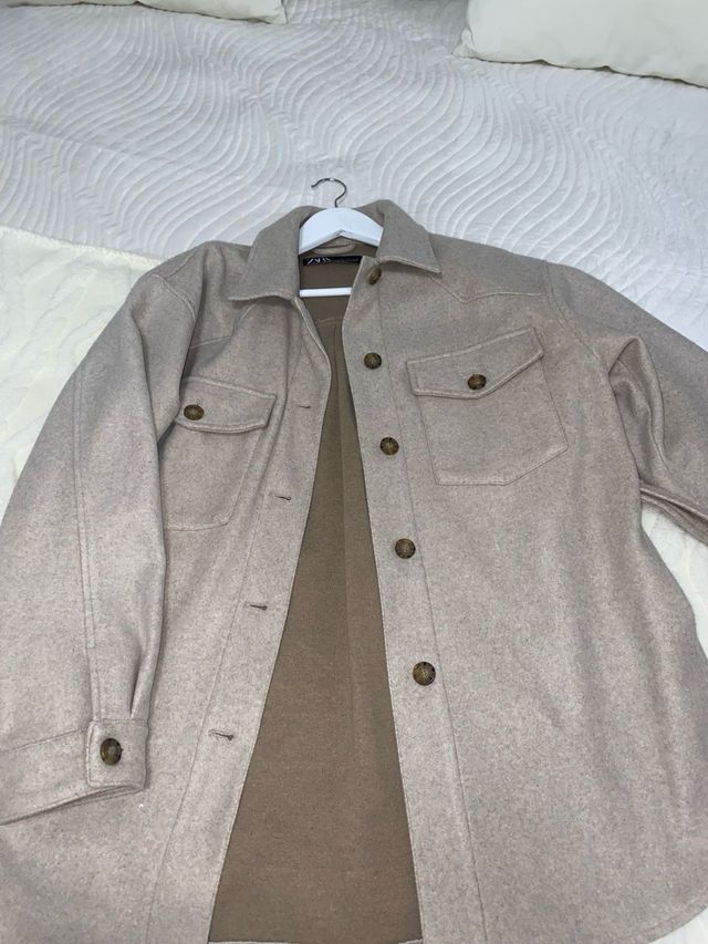 Sobrecamisa Beige Zara