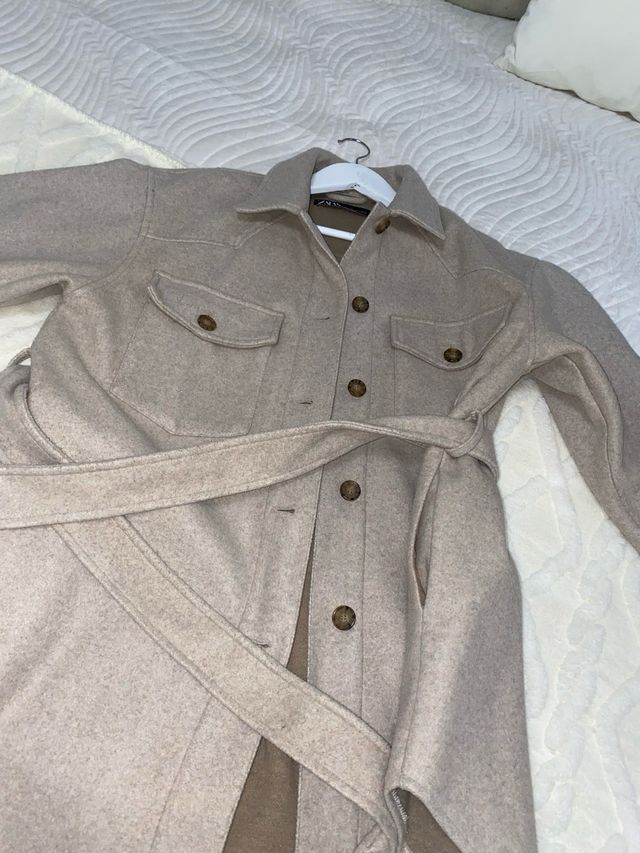 Sobrecamisa Beige Zara