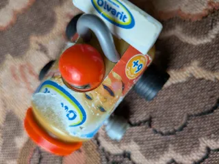 Macchinina promozionale Olvarit