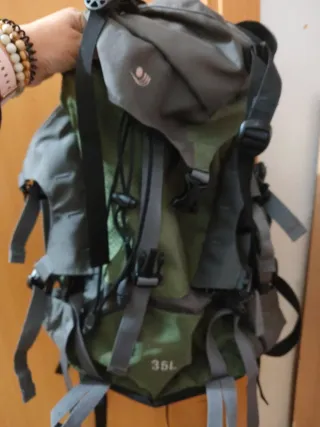 Mochila 30L Gris y Verde