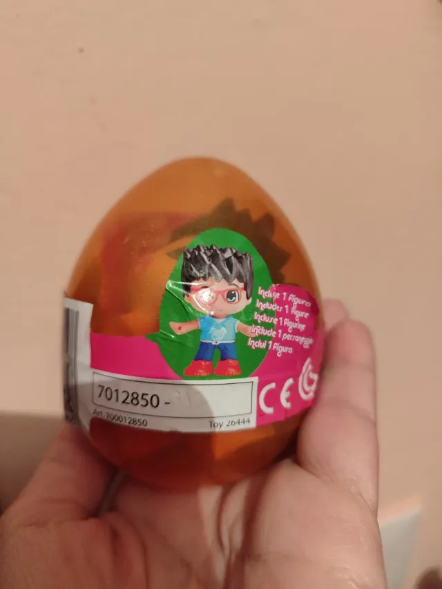 Huevo sorpresa Pinipon con figura