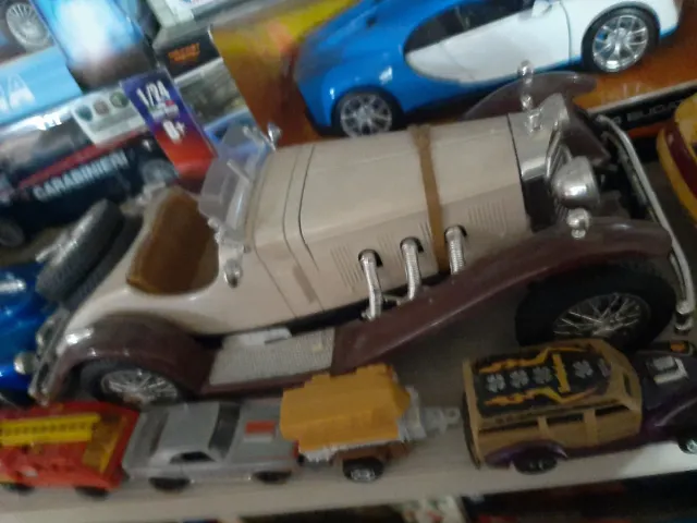 Modellino Auto Burago Maisto 1:18 Vintage