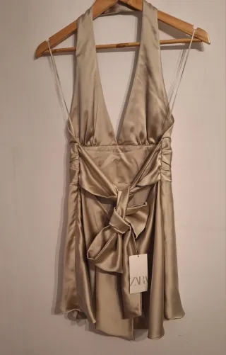 Vestido dorado champagne halter escotado