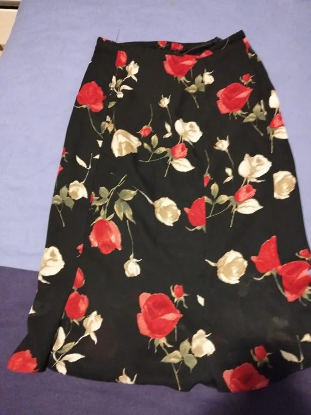 Falda floral negra talla 44