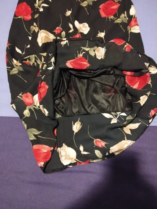 Falda floral negra talla 44