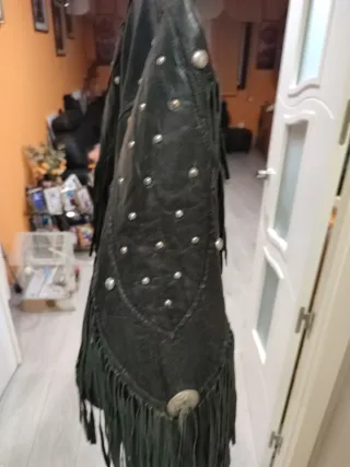 Torera Cuero Flecos Hecha a Mano