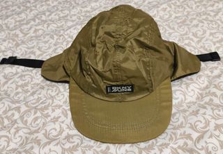 Gorra DKNY con orejeras