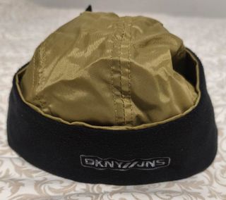 Gorra DKNY con orejeras