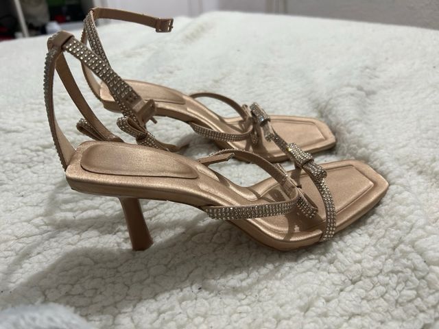 Sandalias Stradivarius Talla 36 Doradas