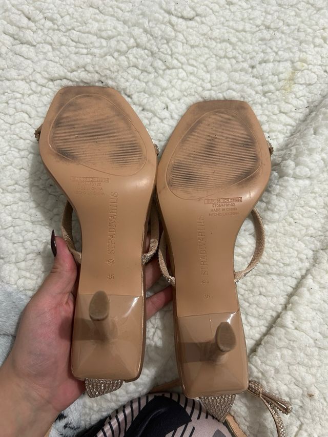 Sandalias Stradivarius Talla 36 Doradas