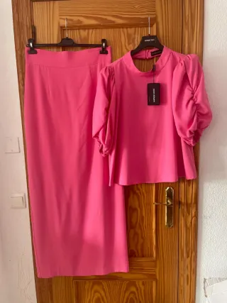 Traje Matilde Cano falda talla 46 nuevo