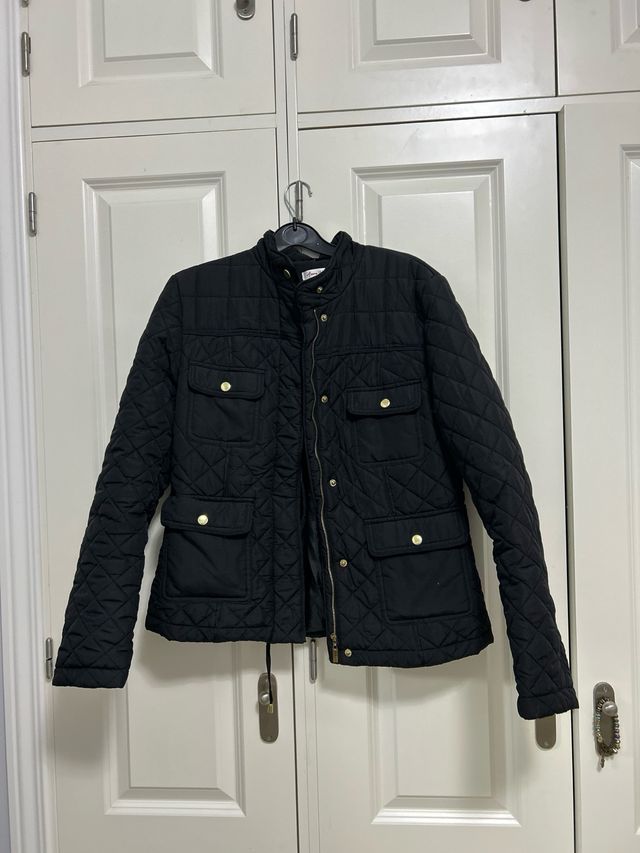 Chaqueta acolchada negra mujer