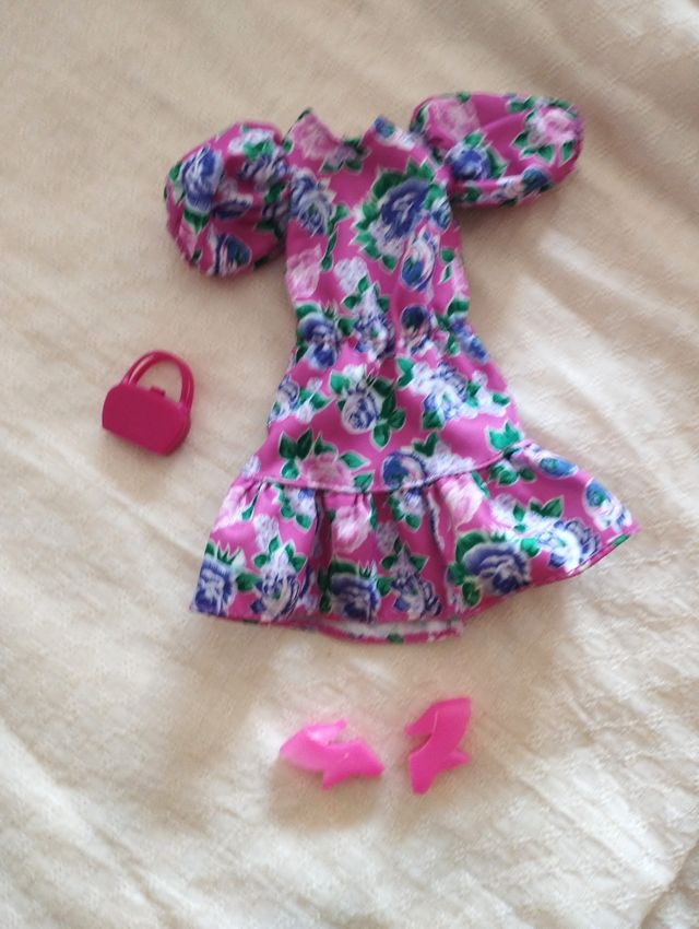 Conjunto Barbie Fashionista 2020 zapatos y bolso
