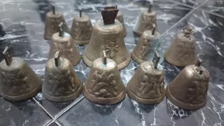12 Campanas Antiguas Pequeñas + 1 Grande