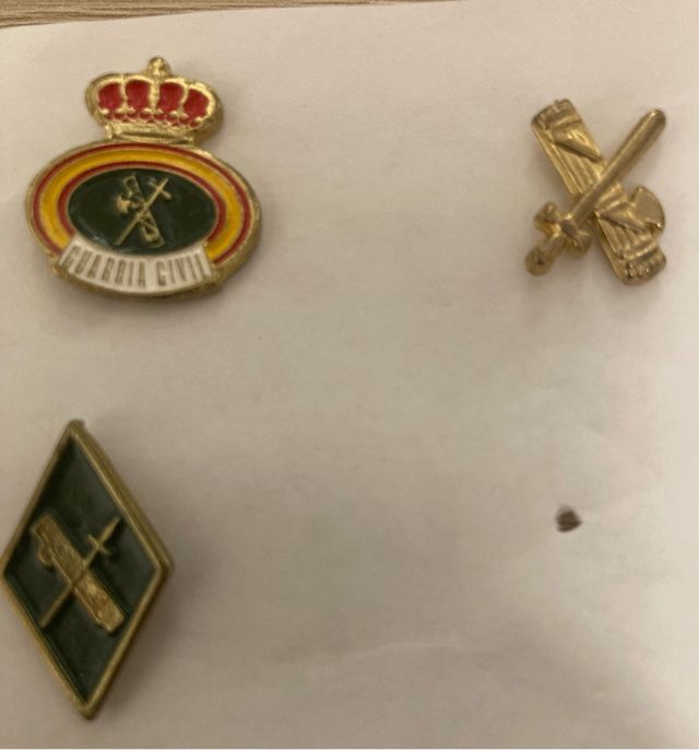 Lote 3 Pins Guardia Civil