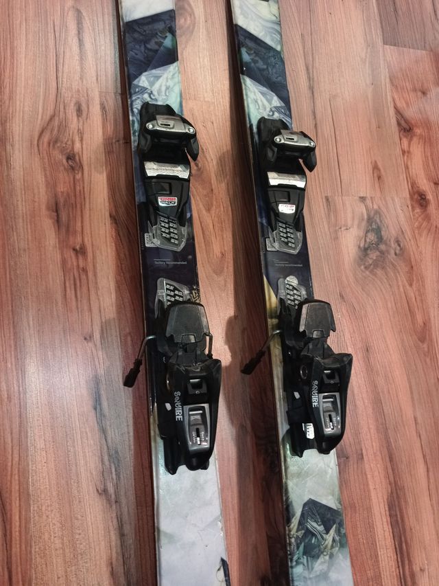 Esquís 158 Freestyle  Armada Victa 83 niño junior