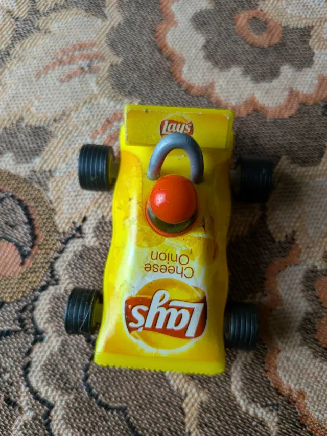 Macchinina promozionale Lay's